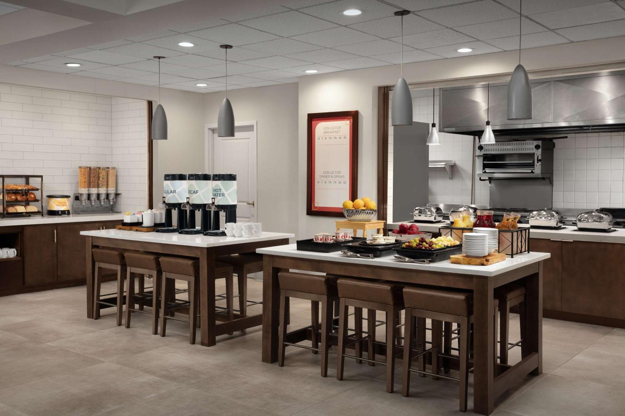 Hilton Garden Inn Philadelphia-Fort Washington Exterior foto
